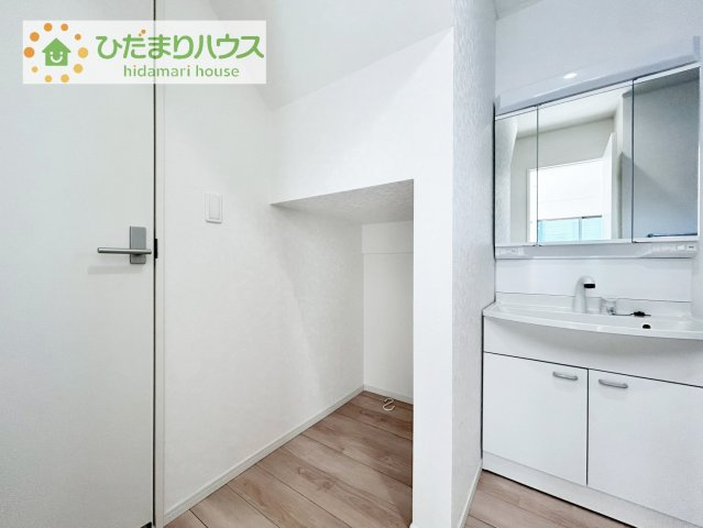 【独立洗面台】 | 筑西市下川島第2　新築戸建　1号棟 | 洗面所のリネン庫はタオルや肌着類などの収納に便利です！！