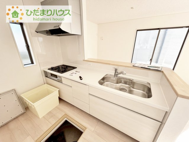 【キッチン】 | 筑西市下川島第2　新築戸建　1号棟 | コンロは嬉しい3口コンロ！シンクはつなぎ目なしでお掃除も簡単です♪