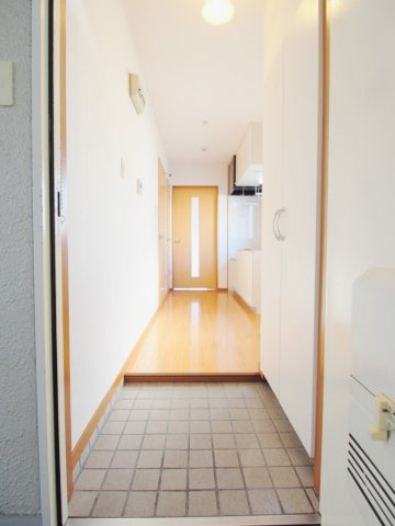 ベルシャトー加登の玄関