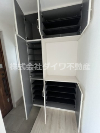 岡崎南公園前戸建賃貸の収納