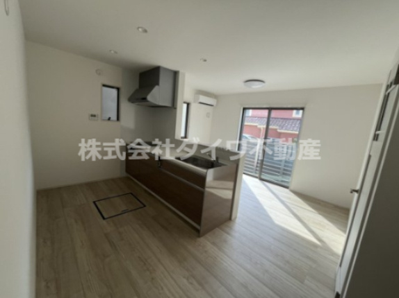 岡崎南公園前戸建賃貸の居間・リビング