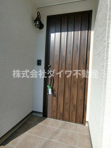 岡崎南公園前戸建賃貸の玄関