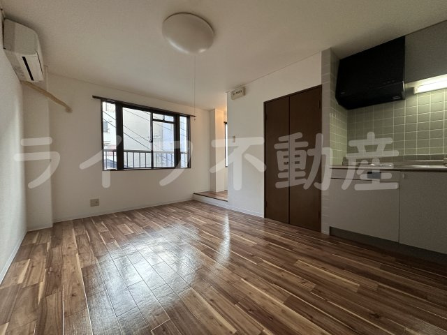 長堂瑠璃の内装