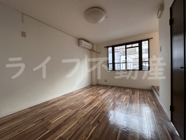 長堂瑠璃の内装