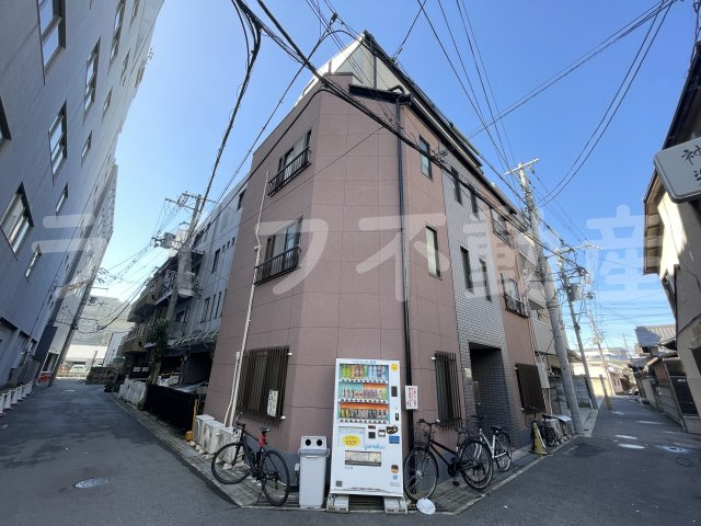 長堂瑠璃の外観