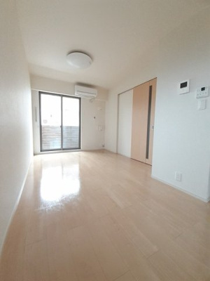 【居間・リビング】 | モトーレⅠ | ゆったり過ごせる居間です