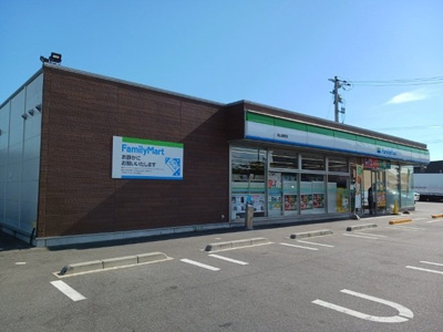 【周辺】 | サンヴィレッジ操明Ｂ | ファミリーマートさんまで160m