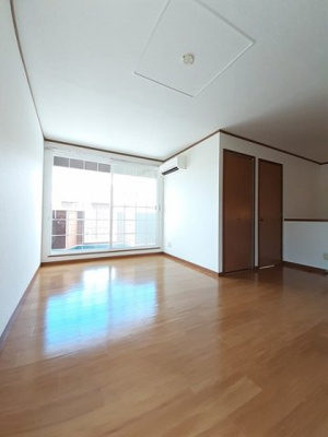 【居間・リビング】 | サンヴィレッジ操明Ｂ | 使いやすい居間です