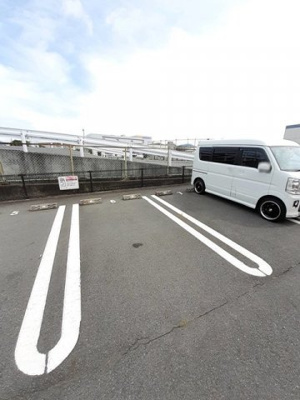 【駐車場】 | アヴァンティＢ | 車をお持ちの方に嬉しい駐車場付きの物件です