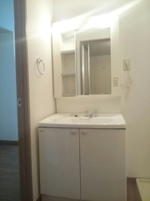 【洗面所】 | あんてぃーく | 忙しい朝には欠かせない洗面所です