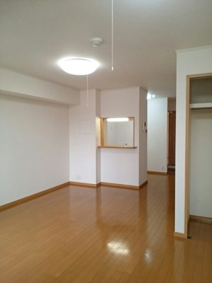 【内装】 | プラム | 内装は落ち着いています