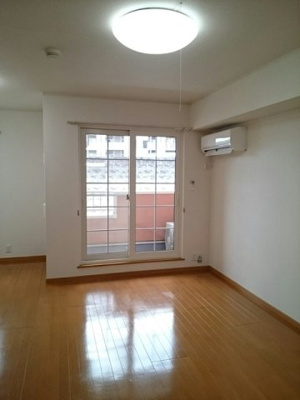 【居間・リビング】 | プラム | こちらのリビングで趣味の時間をお楽しみください