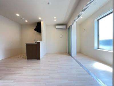 【居間・リビング】 | 仮）シェルル・ユーロピュア高島新屋敷 | リビング（イメージ）