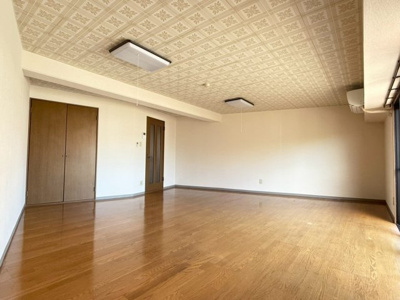 【居間・リビング】 | パル９８ | こちらのリビングで趣味の時間をお楽しみください