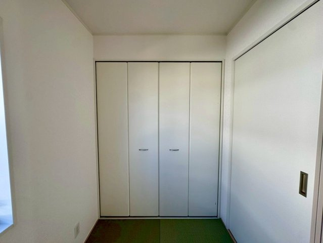 クレイドルガーデン宜野湾市大山 第3・２号棟の収納|生活に和の趣をもたらす畳の部屋４帖に設置された、押し入れ収納