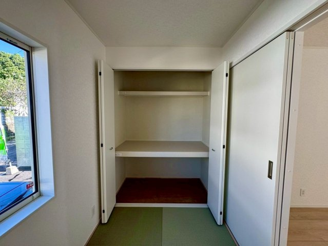 クレイドルガーデン宜野湾市大山 第3・２号棟の収納|生活に和の趣をもたらす畳の部屋４帖に設置された、押し入れ収納