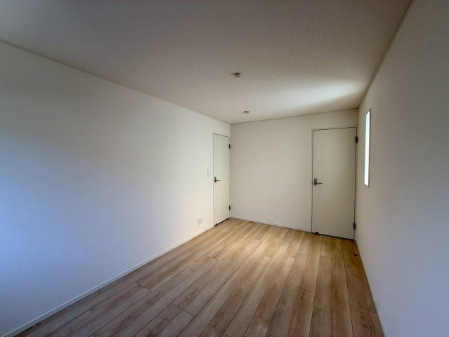 クレイドルガーデン宜野湾市大山 第3・２号棟の洋室|２階主寝室7.5帖＋納戸３帖