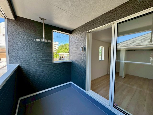 クレイドルガーデン宜野湾市大山 第3・２号棟のバルコニー|急な雨も安心♪様々な用途に使える広々バルコニー