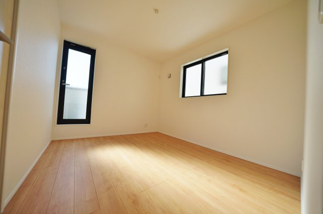 【横浜市旭区南希望が丘96-6全2棟新築戸建て】★仲介手数料無料★（善部小学校・南希望が丘中学校）の洋室