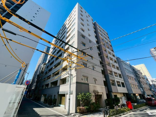 【外観】 | レフィール日本橋本町 | 陽光を受けて輝くファサードが、毎日の帰宅を心地よく彩ります