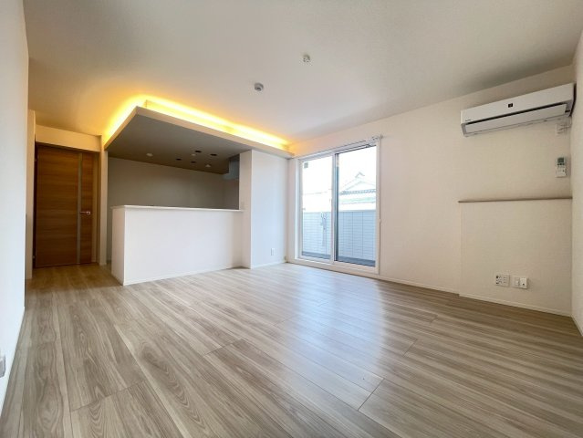 D-ROOM高槻市宮田町3丁目PJの居間・リビング|同ハウスメーカー施工写真