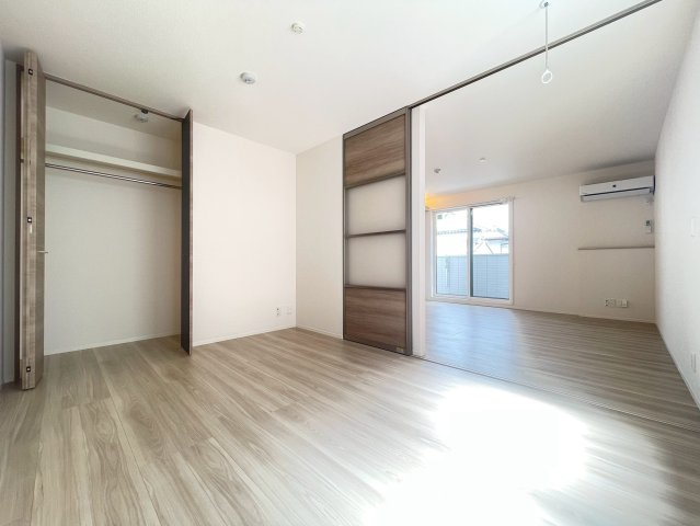 D-ROOM高槻市宮田町3丁目PJの洋室|同ハウスメーカー施工写真