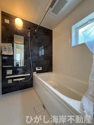 平塚市達上ヶ丘　新築戸建　全2棟の前面道路含む現地写真|2月5日撮影　建築中　現地外観