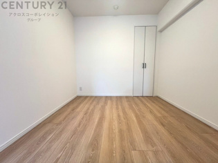 リラックスできるプライベート空間で、快適な睡眠をサポート。個人の好みに合わせたインテリアや寝具で心地良さを追求。プライベートな時間を過ごし、リフレッシュする場所におすすめです。