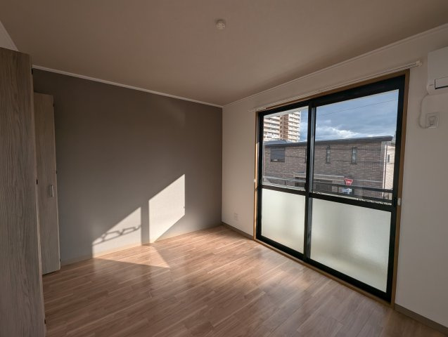 フラワーハイツ新伊丹の居間・リビング