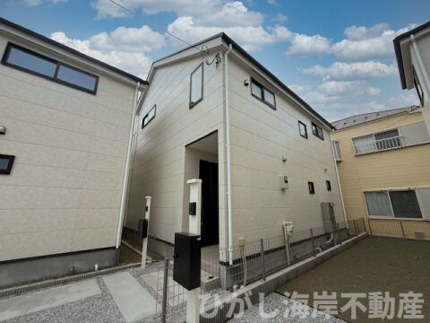 茅ヶ崎市旭が丘　新築戸建　全３棟の前面道路含む現地写真|現地外観