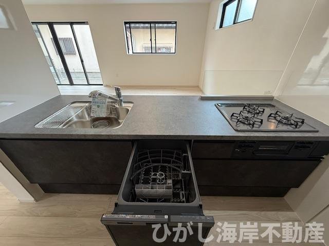茅ヶ崎市旭が丘　新築戸建　全３棟のキッチン|食洗器付きシステムキッチン