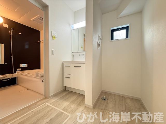 茅ヶ崎市旭が丘　新築戸建　全３棟の脱衣所|脱衣スペース