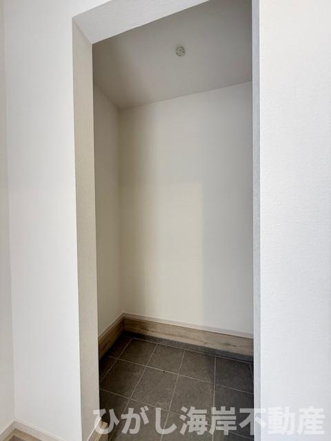 茅ヶ崎市旭が丘　新築戸建　全３棟の設備|シューズインクローク