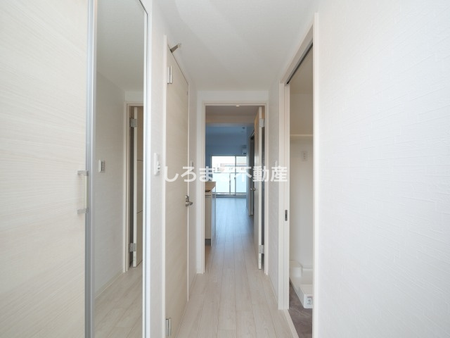 Alivis北梅田の玄関