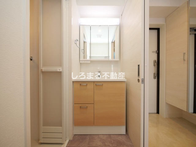 Alivis北梅田の洗面所