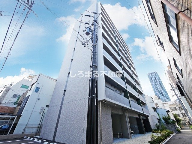 Alivis北梅田の外観