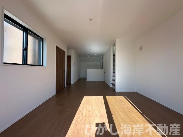 茅ヶ崎市浜須賀　新築戸建　全４棟の居間・リビング|17.4帖　LDK