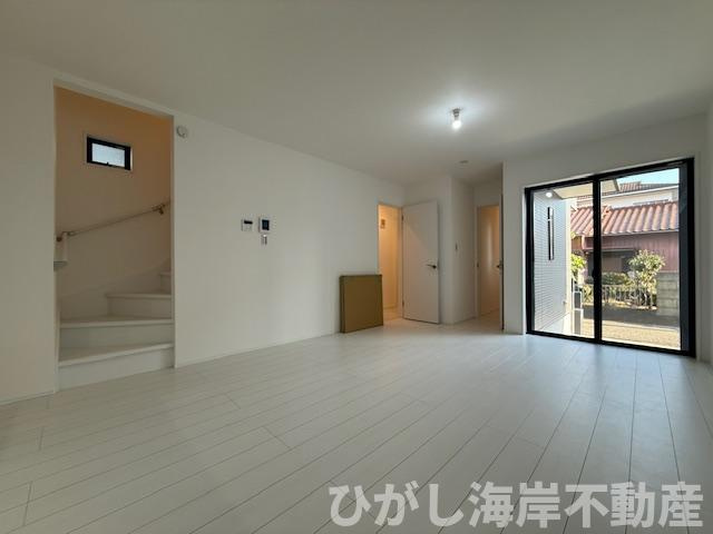 藤沢市辻堂元町5丁目　新築戸建　全２棟の居間・リビング|17.1帖　LDK