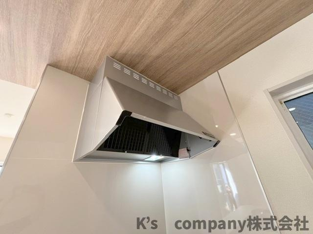 ◎高座郡寒川町倉見　新築戸建　1号棟のキッチン|お手入れのしやすいレンジフード☆