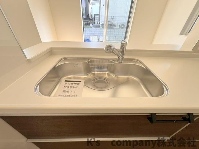 ◎高座郡寒川町倉見　新築戸建　1号棟のキッチン|耐久性に優れたステンレス素材のシンク◇