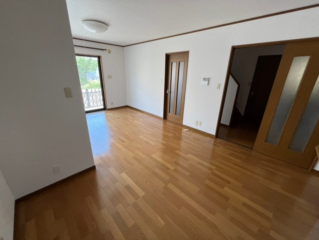 清水町戸建の居間・リビング