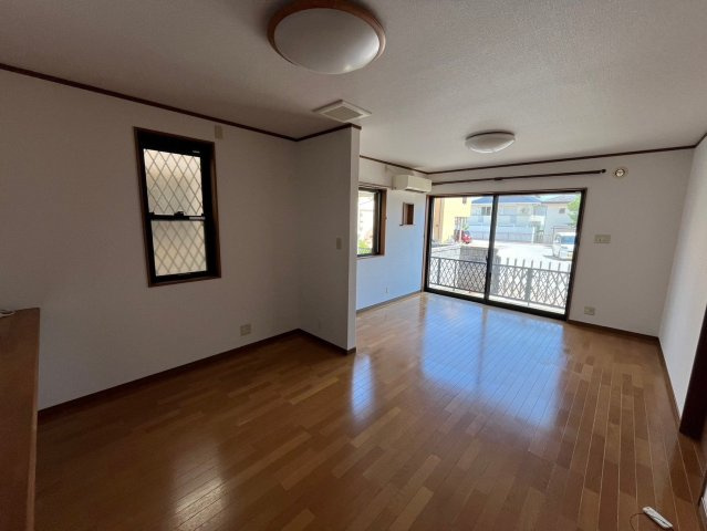 清水町戸建の居間・リビング