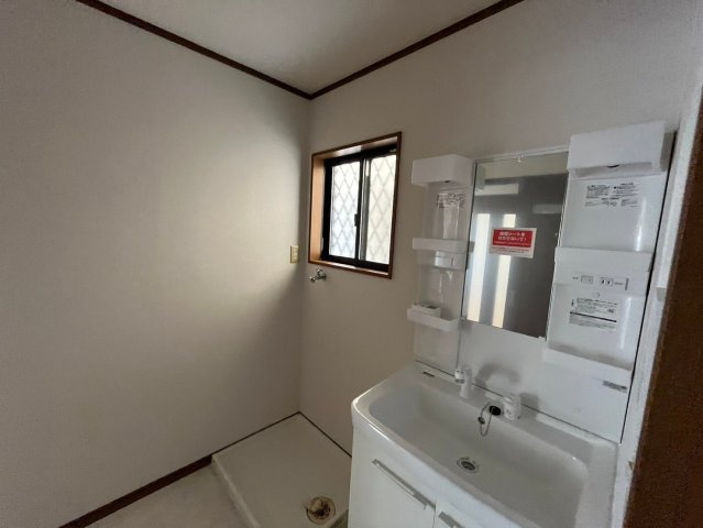 清水町戸建の洗面所