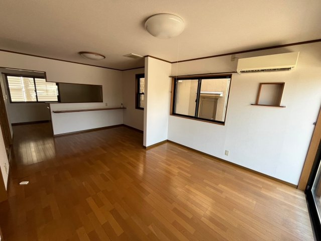 清水町戸建の居間・リビング