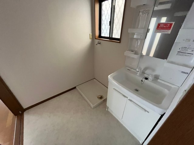 清水町戸建の洗面所