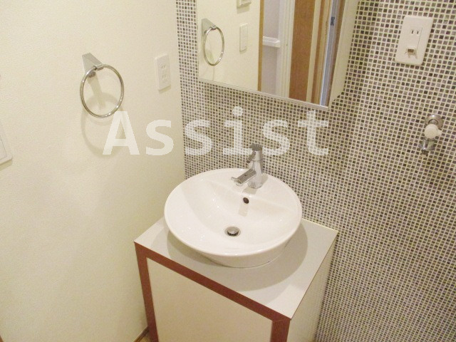 IIE MEGUROの独立洗面台