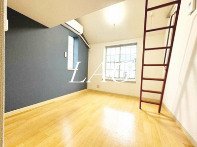 【居間・リビング】 | パンシオン日進 | 洋室のお部屋です。