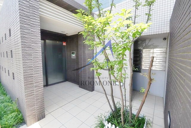 リヴェール三軒茶屋のエントランス|エントランスです。