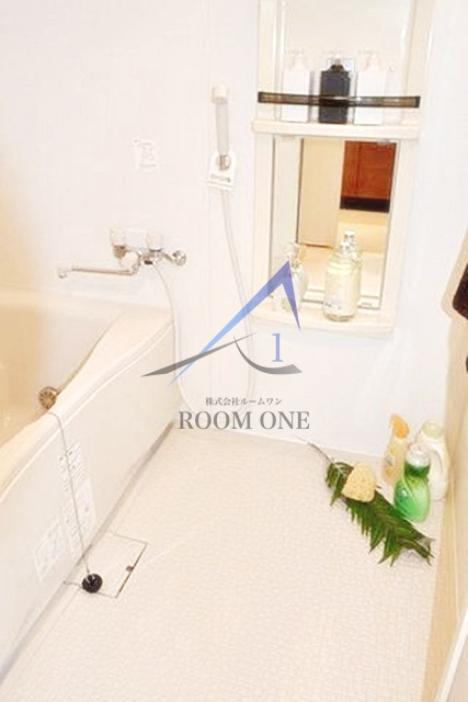 リヴェール三軒茶屋の浴室|お風呂です。(家具、小物はイメージです。)