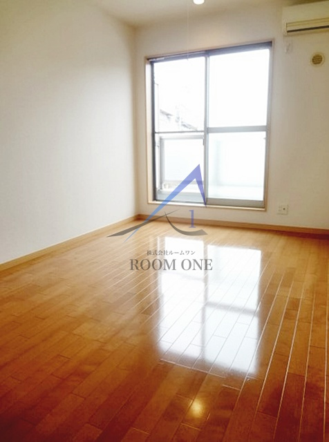 フレンドリーWESTの居間・リビング|洋室のお部屋です。